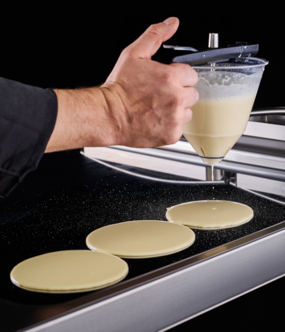EVENHEAT Tecnoinox piastra con pancakes